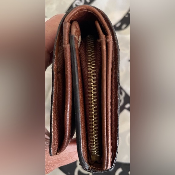 Preloved. Vintage. Authentic Louis Vuitton Tresor Mono wallet - Picture 5 of 9